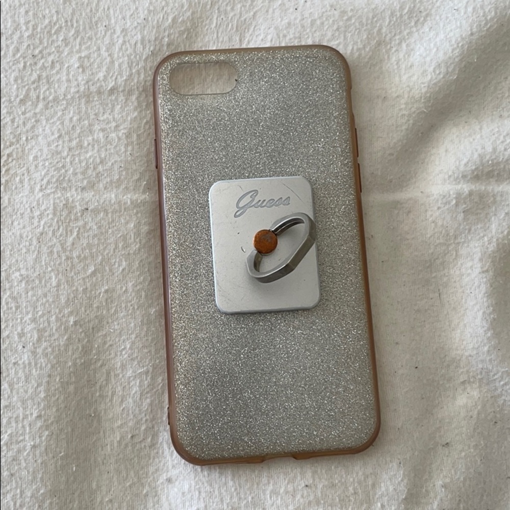 3/10$ Guess phone case